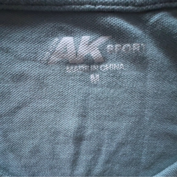 AK Sport envelope blouse size M NWOT - Picture 3 of 4